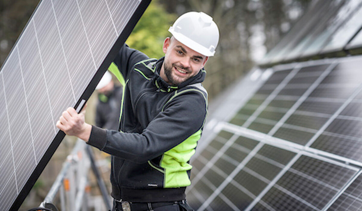 Ellagring, stödtjänster och produktionsreglering av vattenkraft, vindkraft och solceller bild