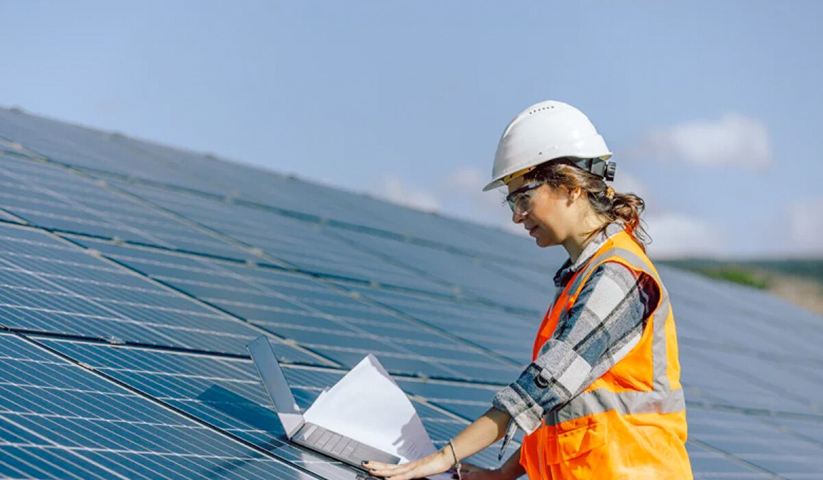 Nätverksteknik och cybersäkerhet inom solenergi bild