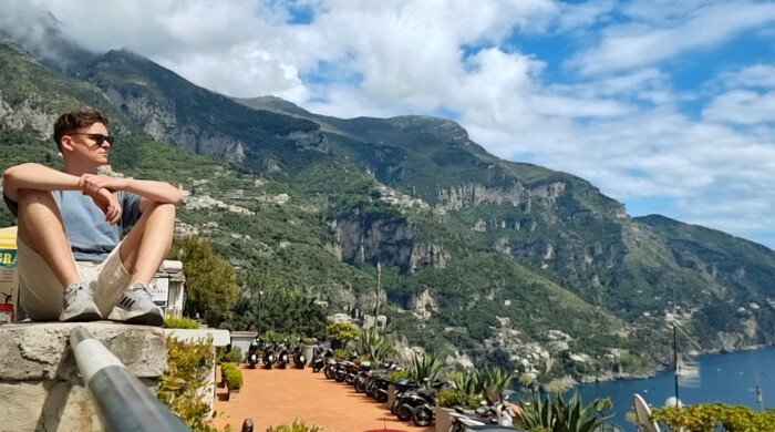 Hugo breddar sitt hantverkskunnande i Italien bild